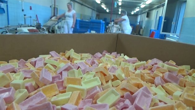 Výroba želé cukrovinek v závodě MOCCA v Liberci
